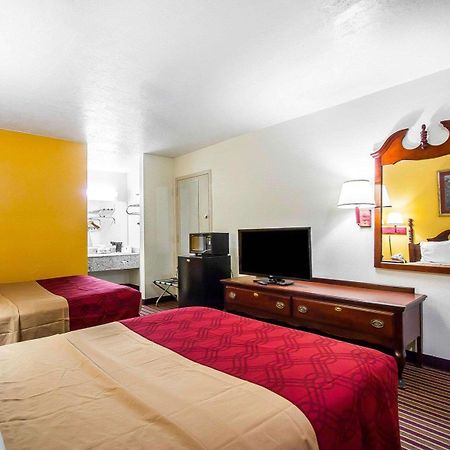 Econo Lodge Dyersburg Екстериор снимка