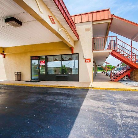 Econo Lodge Dyersburg Екстериор снимка