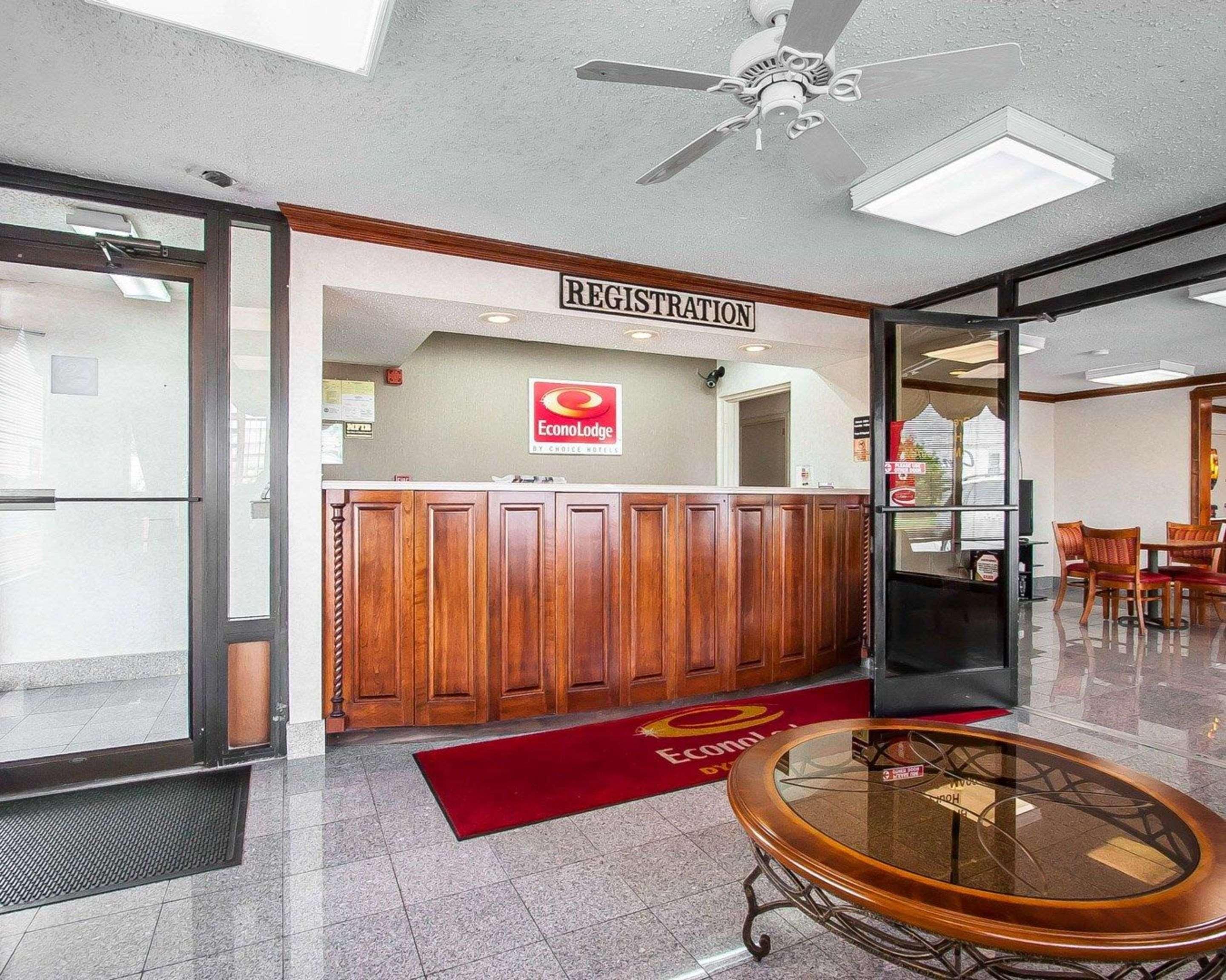 Econo Lodge Dyersburg Екстериор снимка