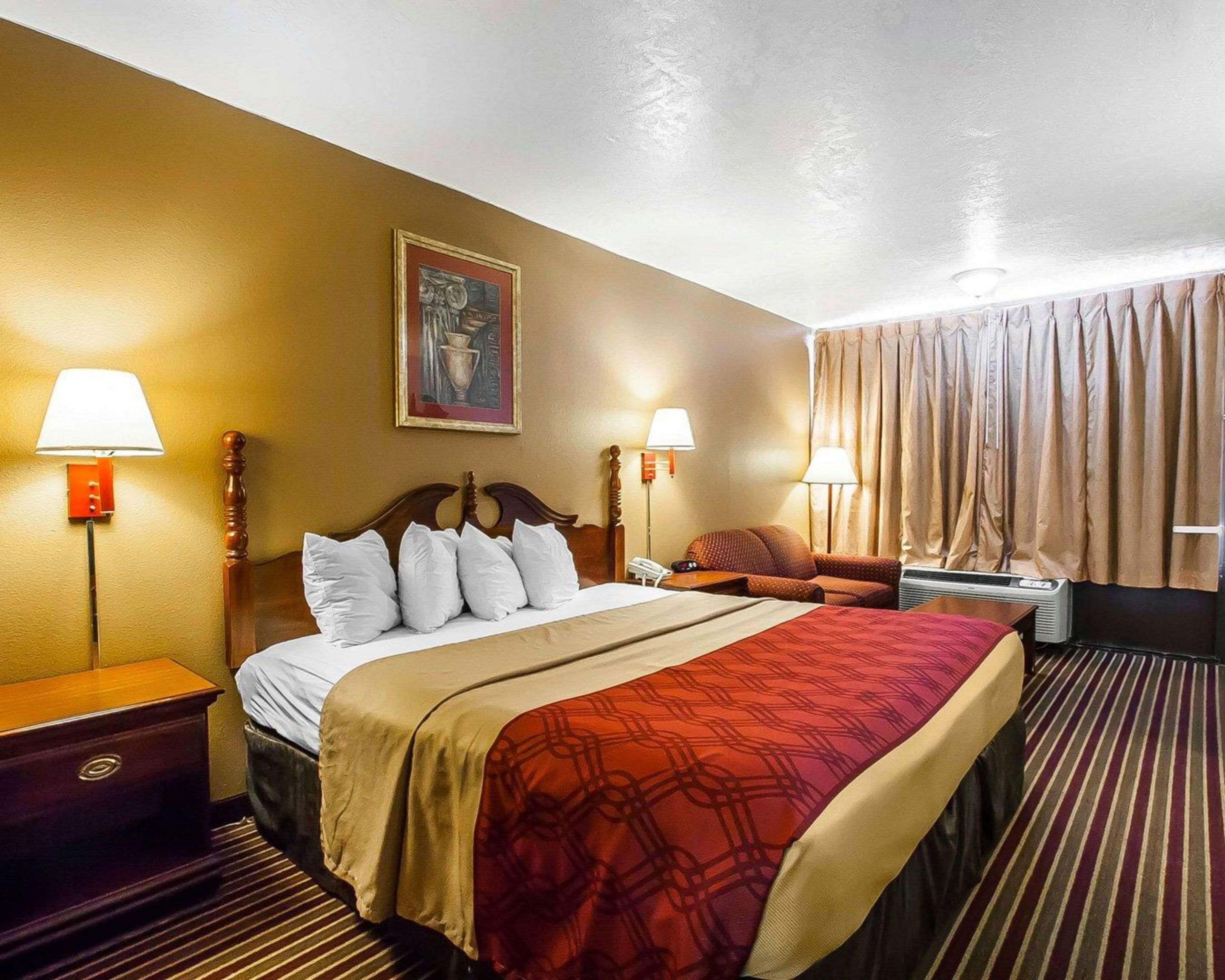 Econo Lodge Dyersburg Екстериор снимка