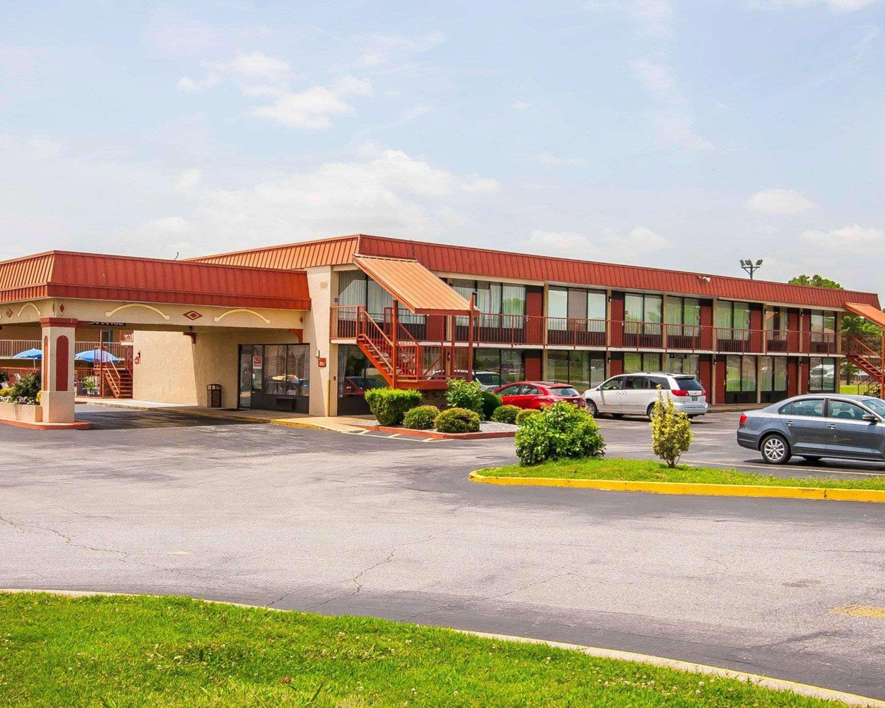 Econo Lodge Dyersburg Екстериор снимка