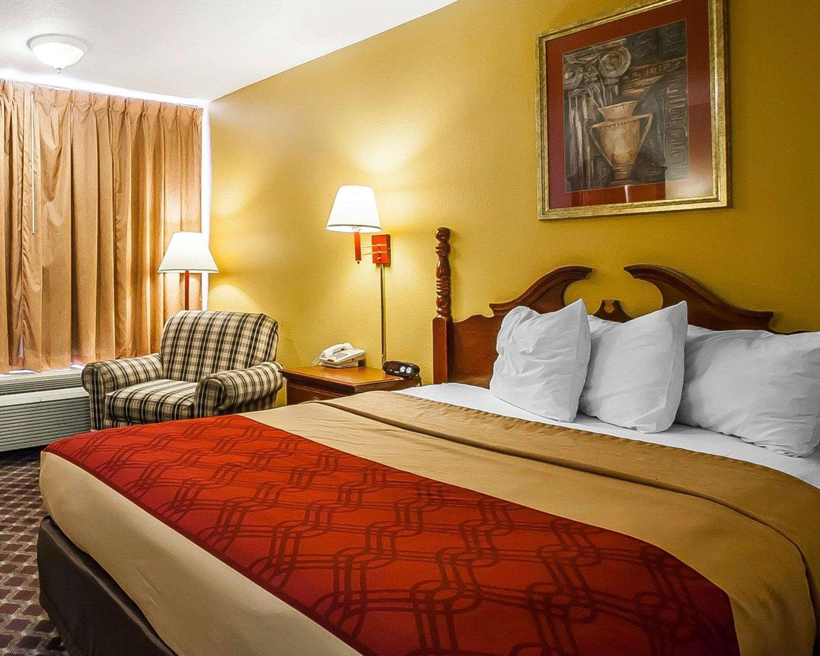 Econo Lodge Dyersburg Екстериор снимка