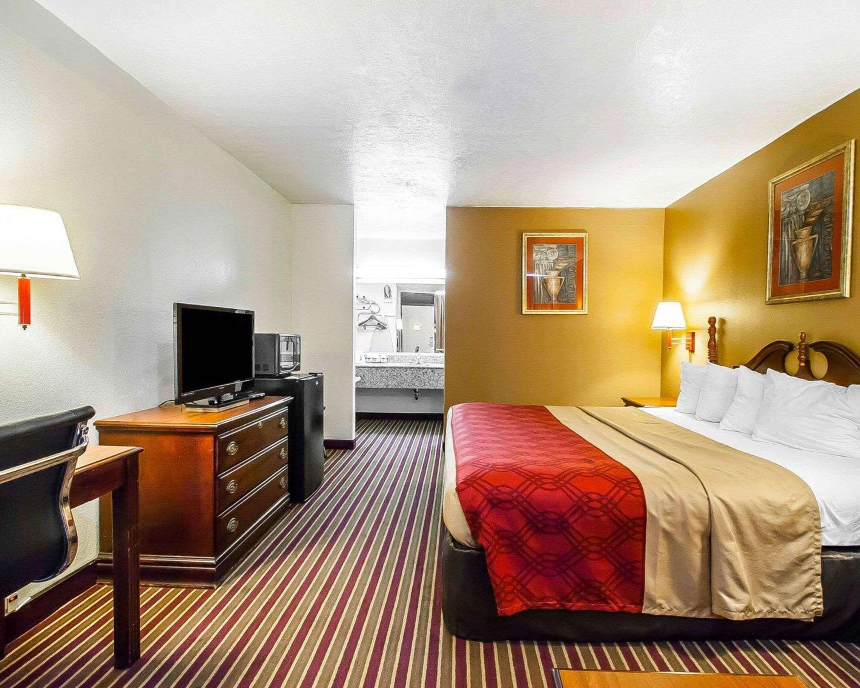 Econo Lodge Dyersburg Екстериор снимка