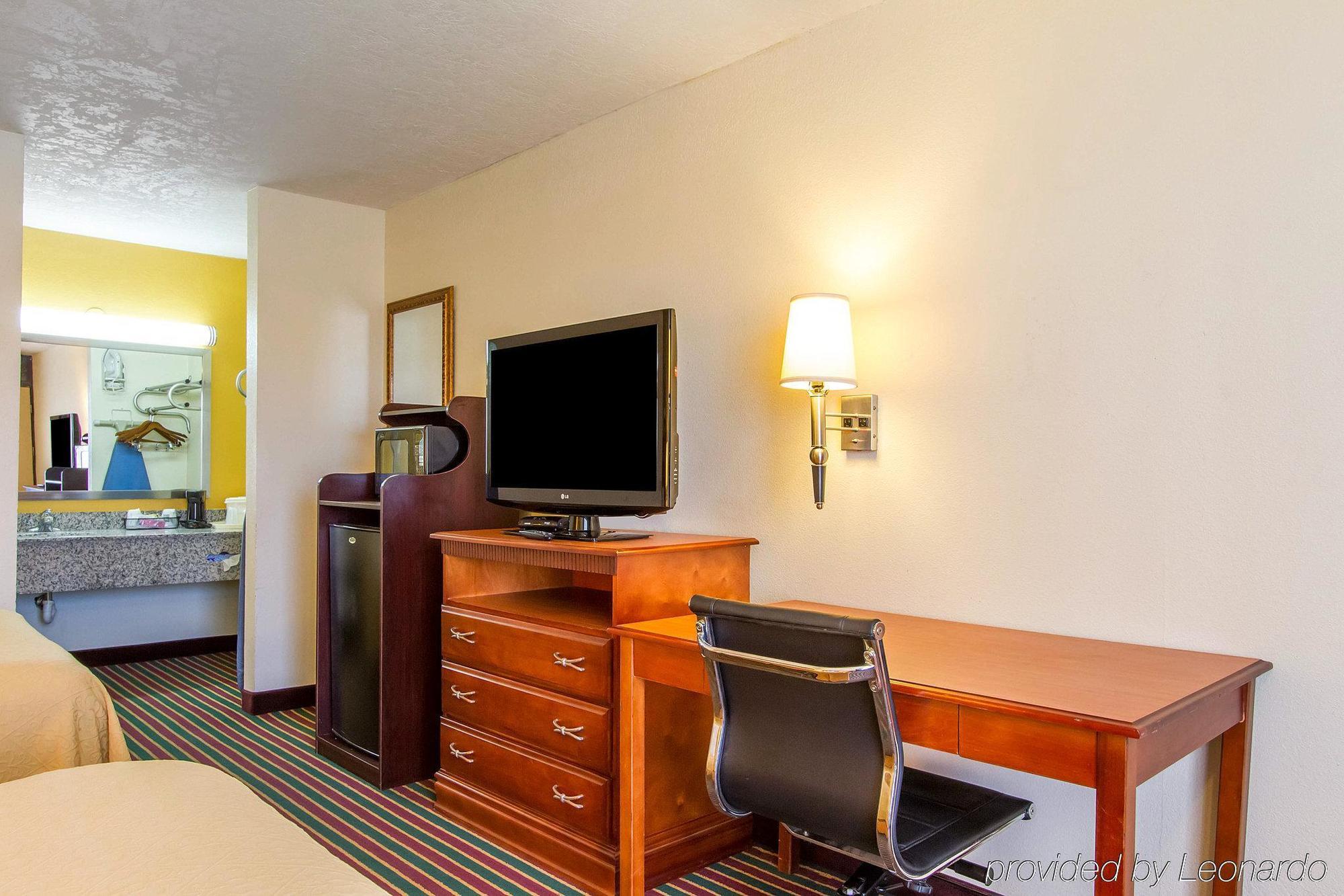 Econo Lodge Dyersburg Екстериор снимка